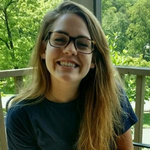 Meet your Posher, Cassandra